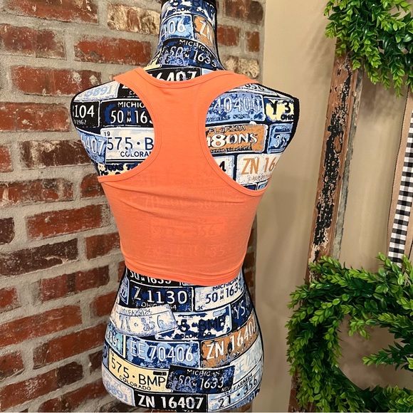 Zenana Outfitters Cropped Tank - Picture 2 of 3